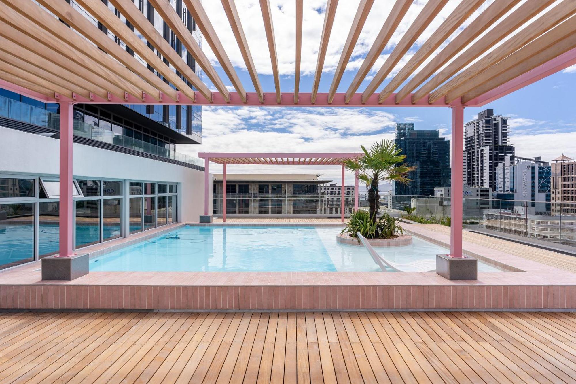 The Rose 507: With Rooftop Pool Apartamento