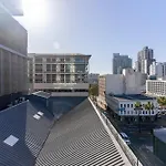 The Rose 507: Studio Apartment With Rooftop Pool