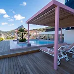 The Rose 507: Studio Apartment With Rooftop Pool