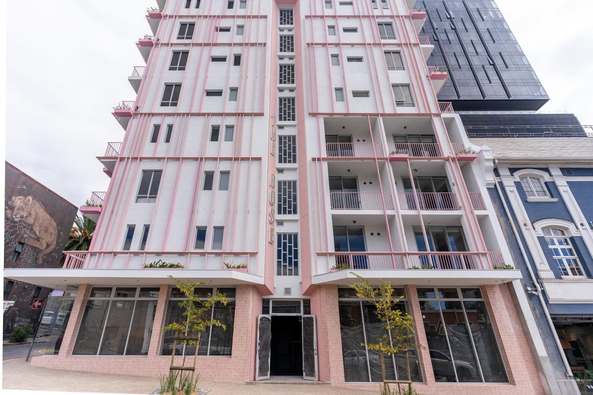 Apartment The Rose 507: With Rooftop Pool *