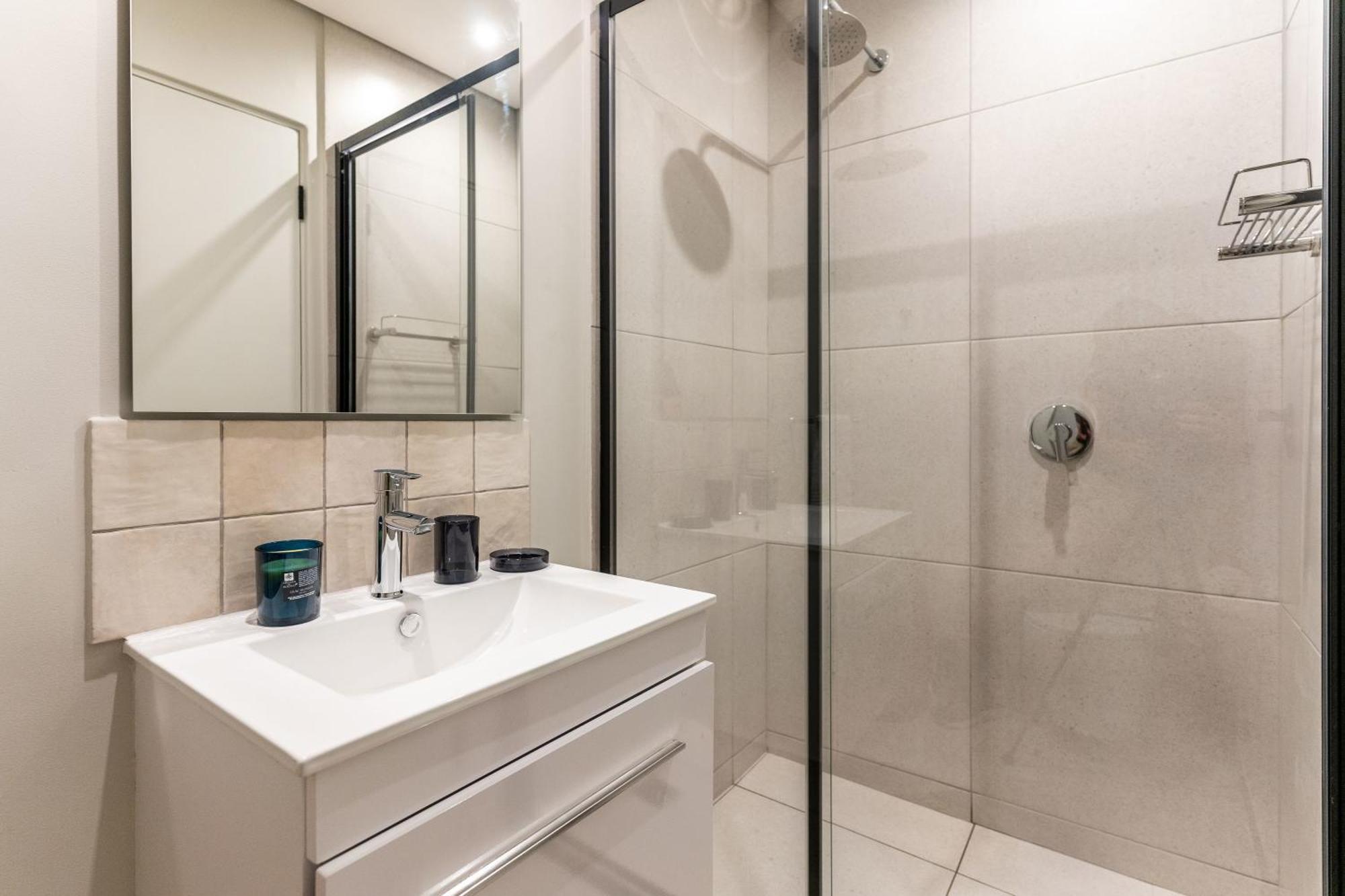 Apartment The Rose 507: With Rooftop Pool Cape Town