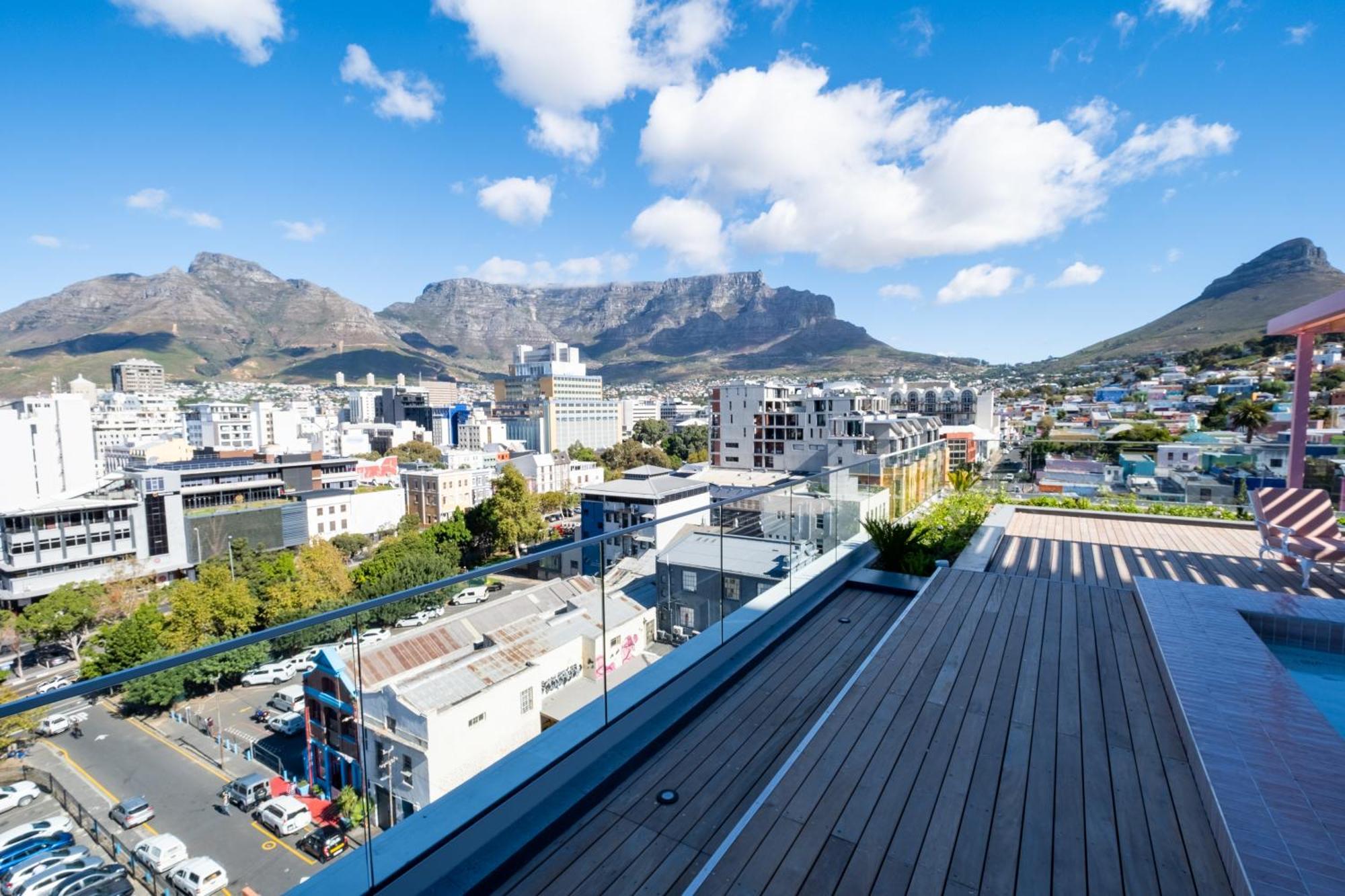 The Rose 507: With Rooftop Pool *