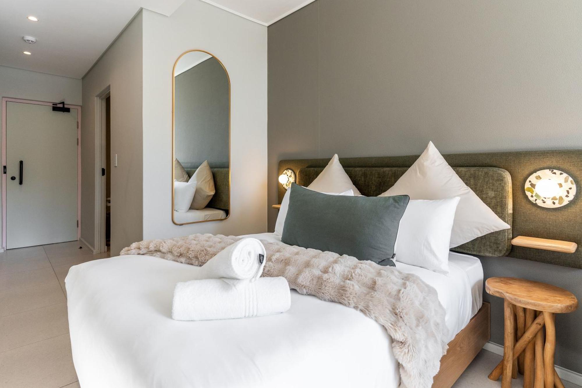 The Rose 507: With Rooftop Pool Apartment