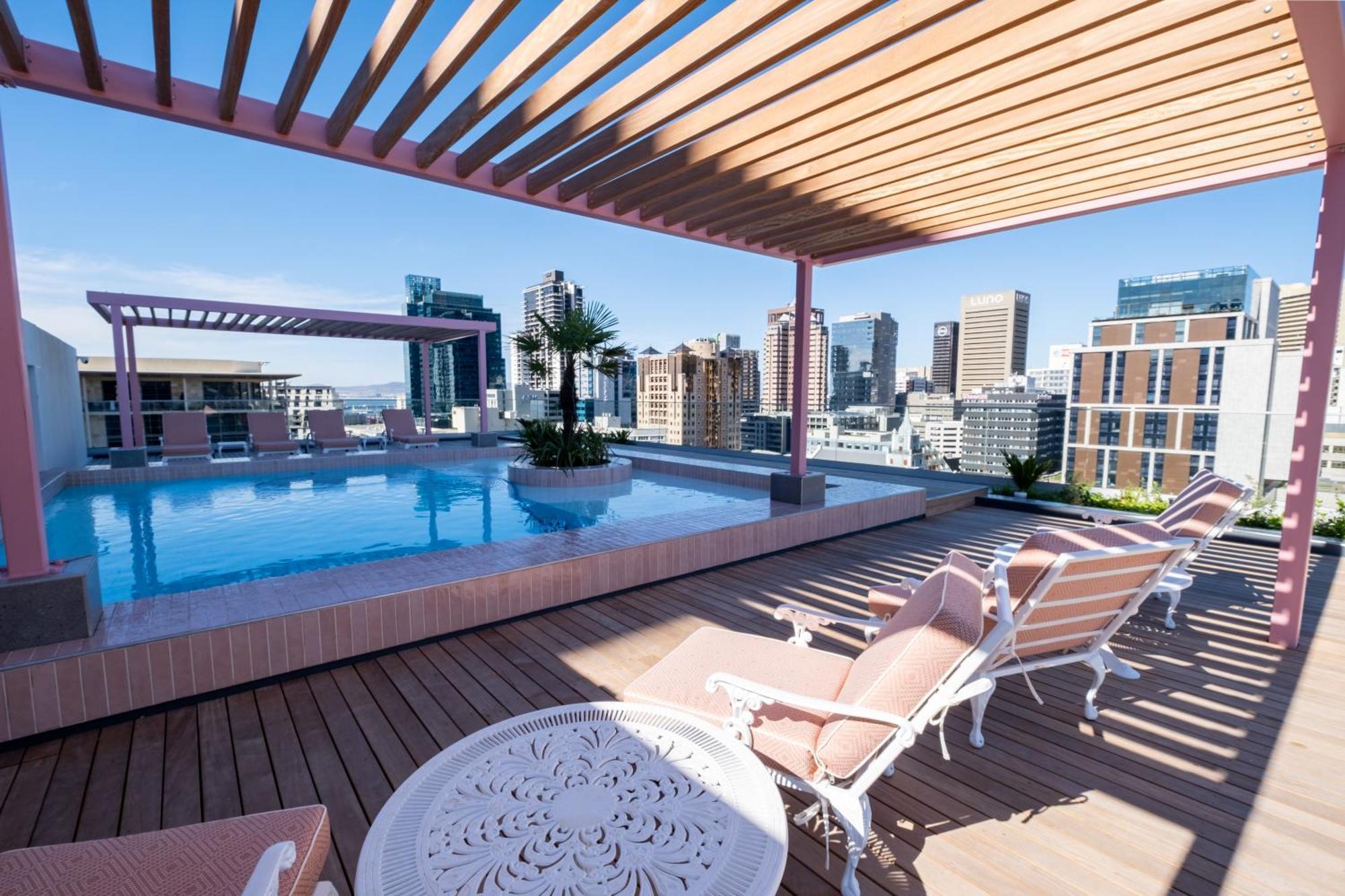 Apartment The Rose 507: With Rooftop Pool